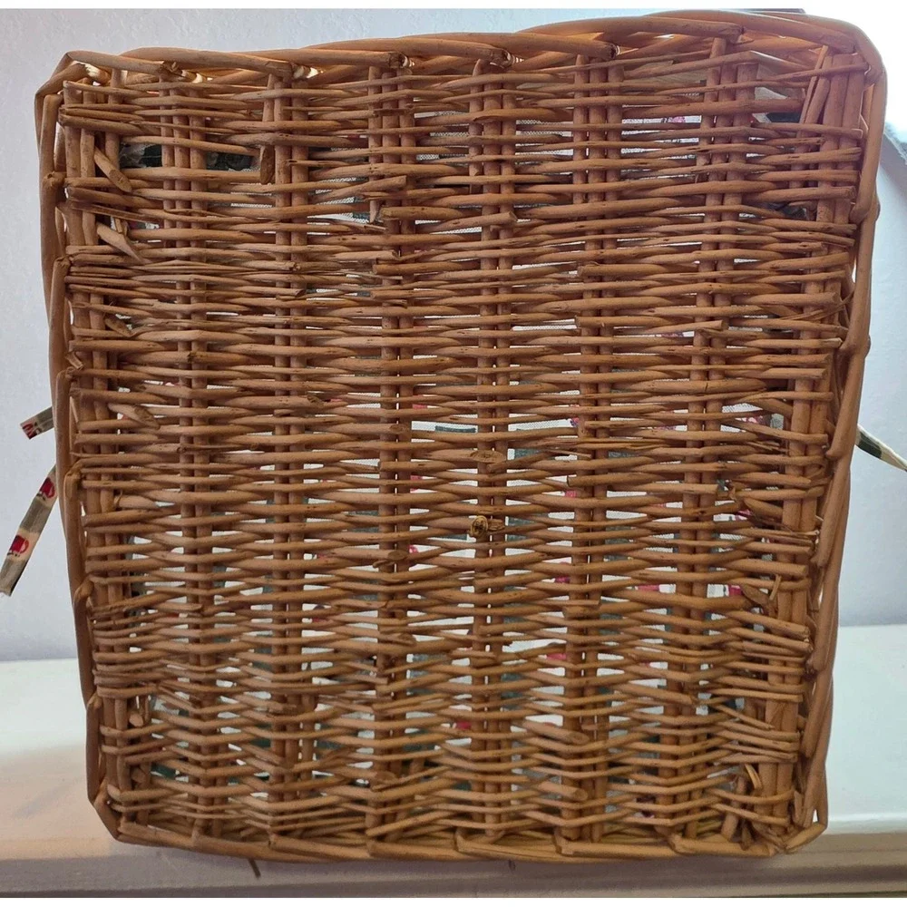 Woven Wicker Picnic Basket Green Gingham Apple Print Liner Farmhouse 15x15 inch‎